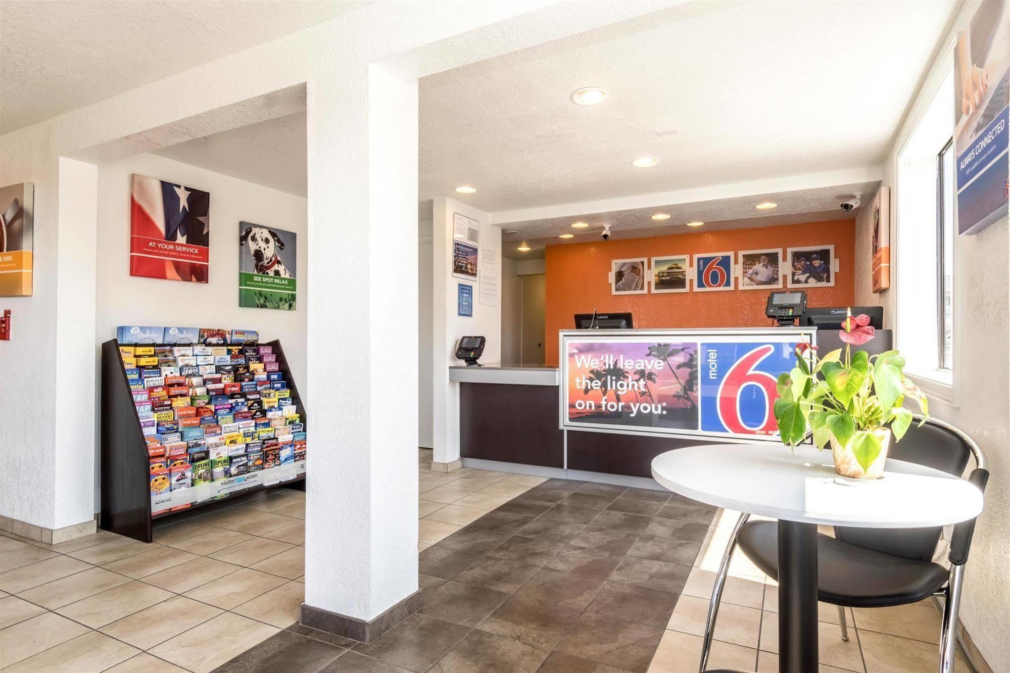 Motel 6-Anaheim, Ca - Fullerton East Bagian luar foto