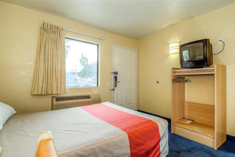 Motel 6-Anaheim, Ca - Fullerton East Ruang foto
